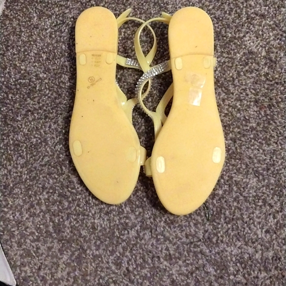 🆕️CR COLLECTION SANDALS🆕️ - Picture 3 of 4